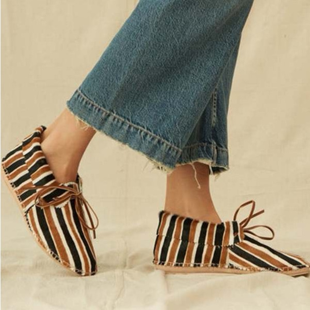 The GREAT The Canyon Striped Leather Moccasins size 7